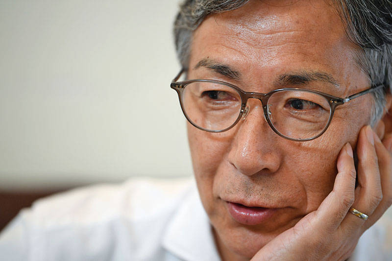 岡田監督に代わり監督に