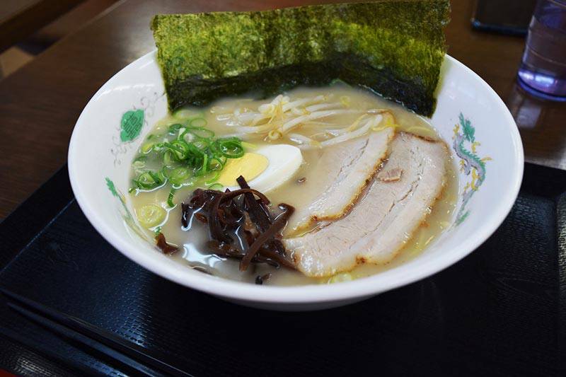 ラーメン004 久留米ラーメン 830円