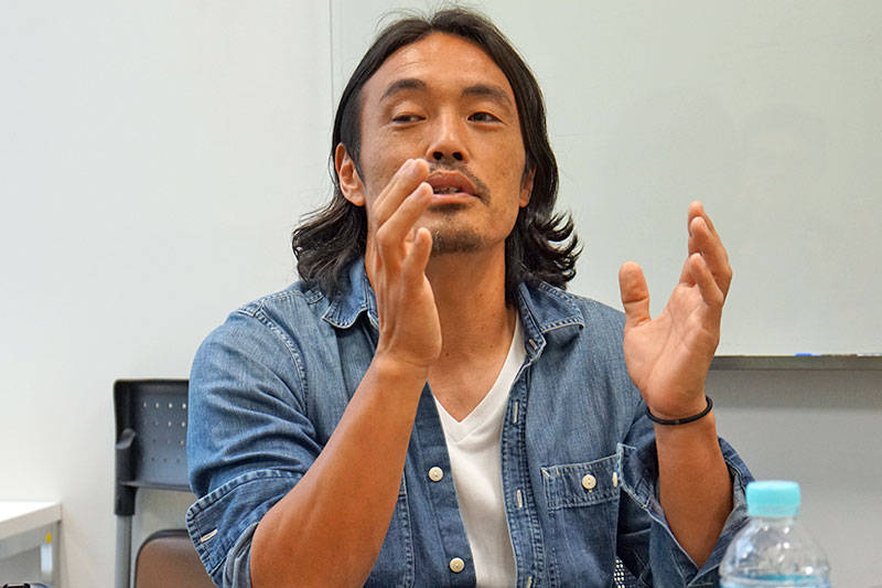 本業は自分自身だと言う安彦さん
