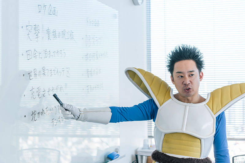 企画を説明するR藤本