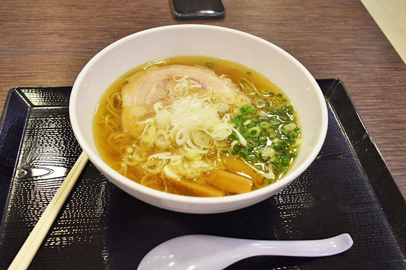 f:id:sakumaga:20200116111103j:plain しおラーメン880円