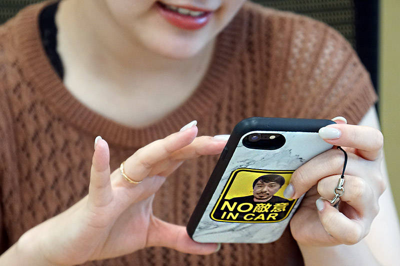 とても気になる「NO敵意 IN CAR」ステッカー