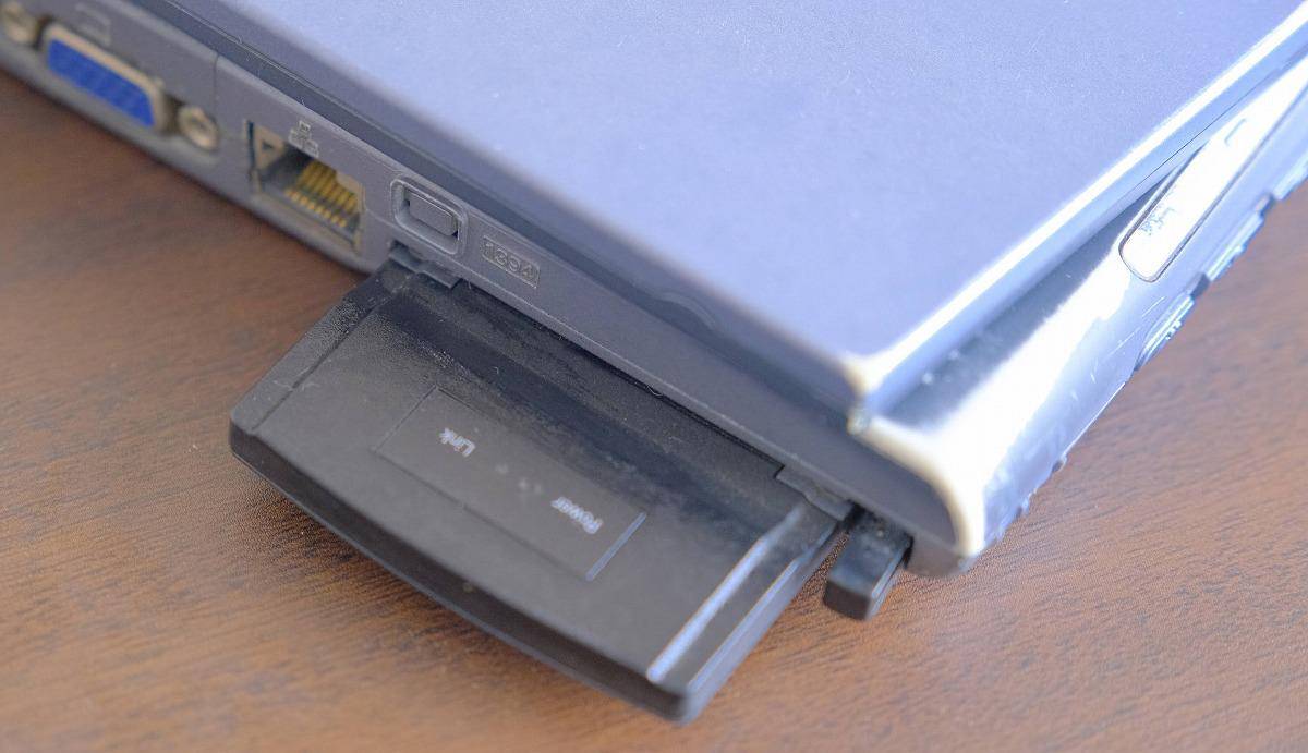 所有する2002年製ノートPC・WL2120(SOTEC)に無線LANカードを挿したところ