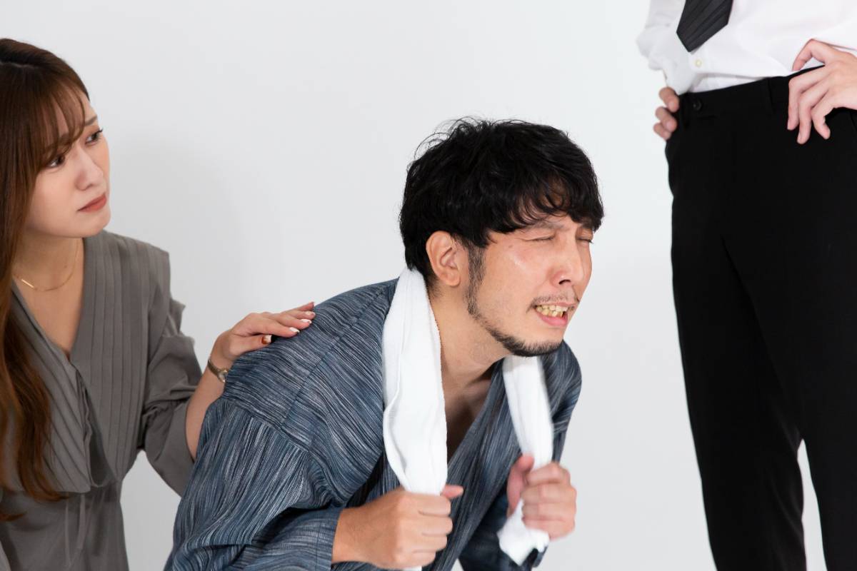 後悔する斎藤の画像