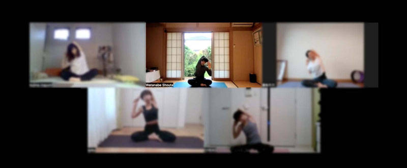 THANKS Yogaのオンライン講座の様子
