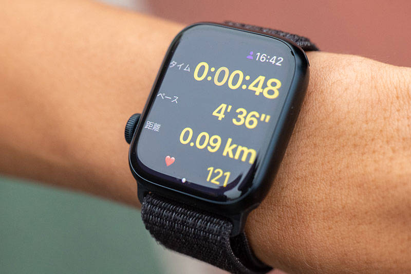 ウェアラブルデバイスにはApple社のApple Watchを採用。  国際航業株式会社が開発したアプリから、さくらインターネットが提供するさくらのVPSにデータが送信される